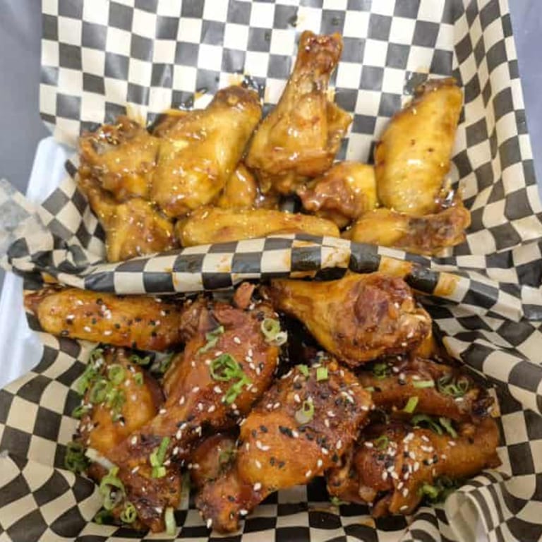 Knockout Wings: Savor and Deliver